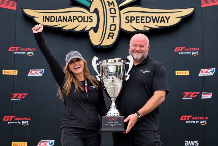 Victoria Thomas Earns SRO America&rsquo;s Jim Cook Award for Sportsmanship and Paddock Contributions