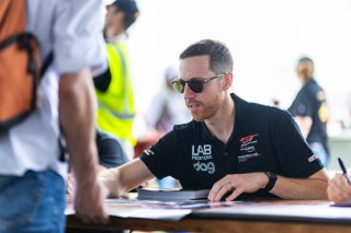 Autograph session at GT World Challenge America Powered by AWS, SRO America, Circuit of the Americas, Austin, TX, April 25-27, 2025.
 | Fabian Lagunas | www.lagunasphotography.com | For SRO Motorsports Group 2025