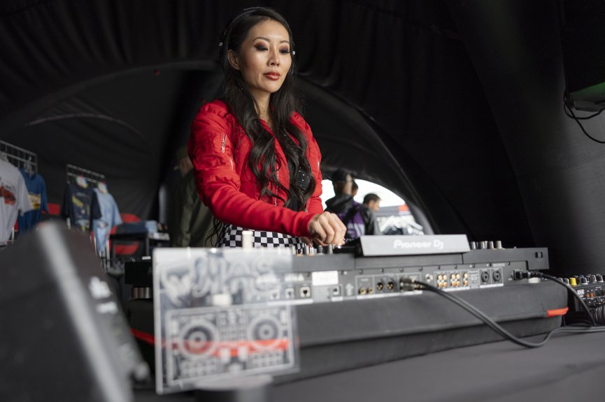 Driver Autograph Session