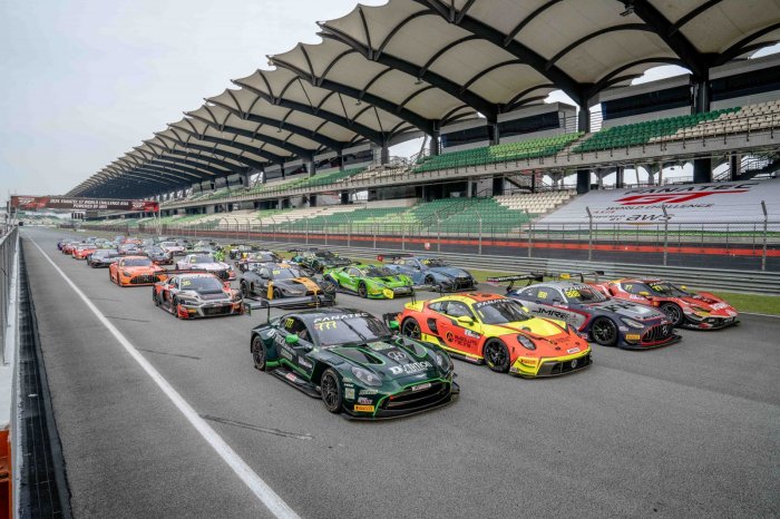 FANATEC GT: Battle for global supremacy in full swing after four events in three weeks