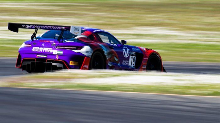 DXDT Racing Welcomes Fans and Service Members at Home VIR Race